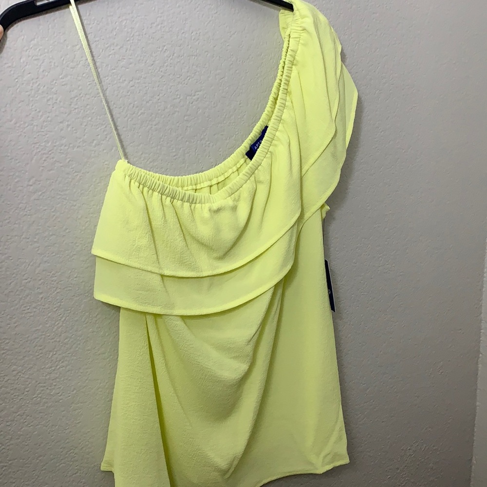 Off the shoulder top size M